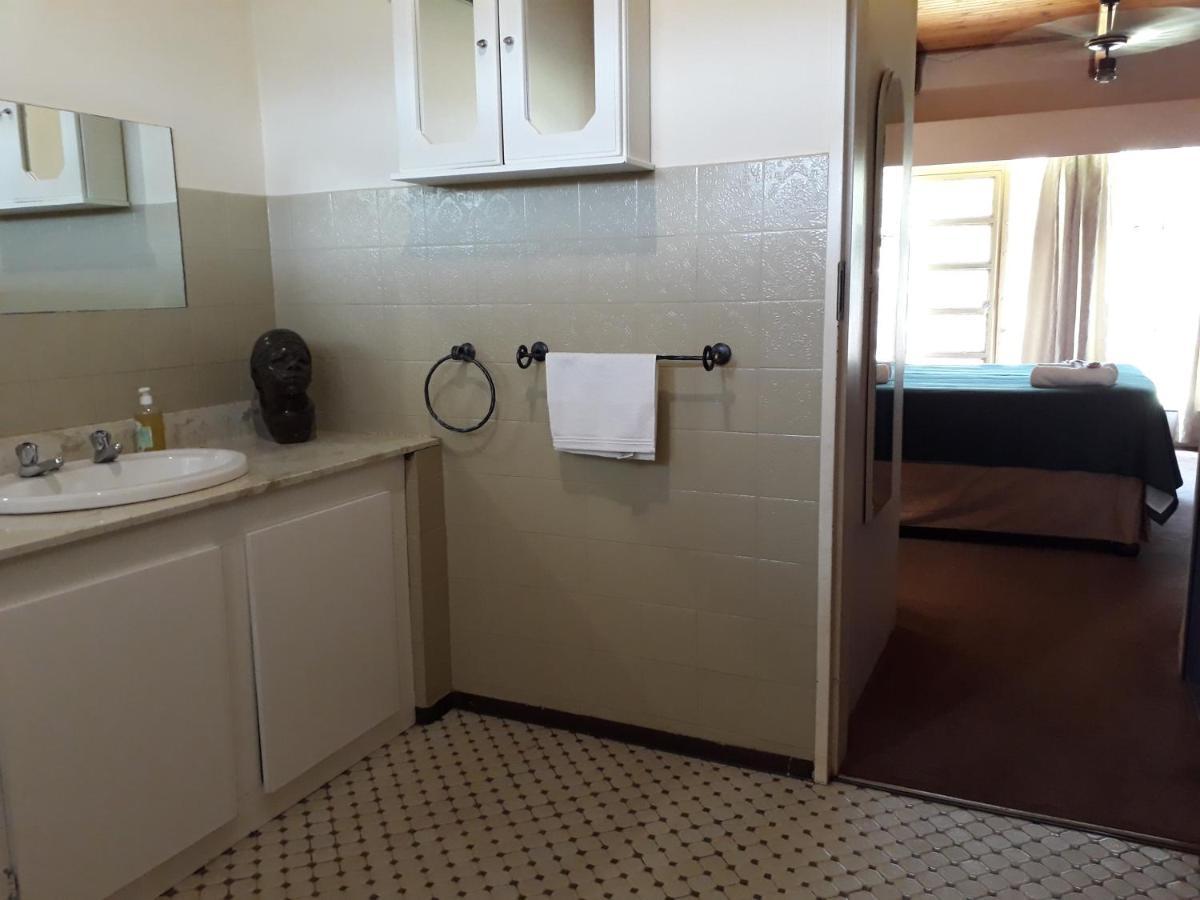 Die Plasie On-Suite Rooms Hartbeespoort Exteriör bild