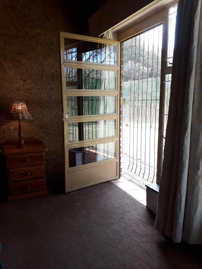 Die Plasie On-Suite Rooms Hartbeespoort Exteriör bild