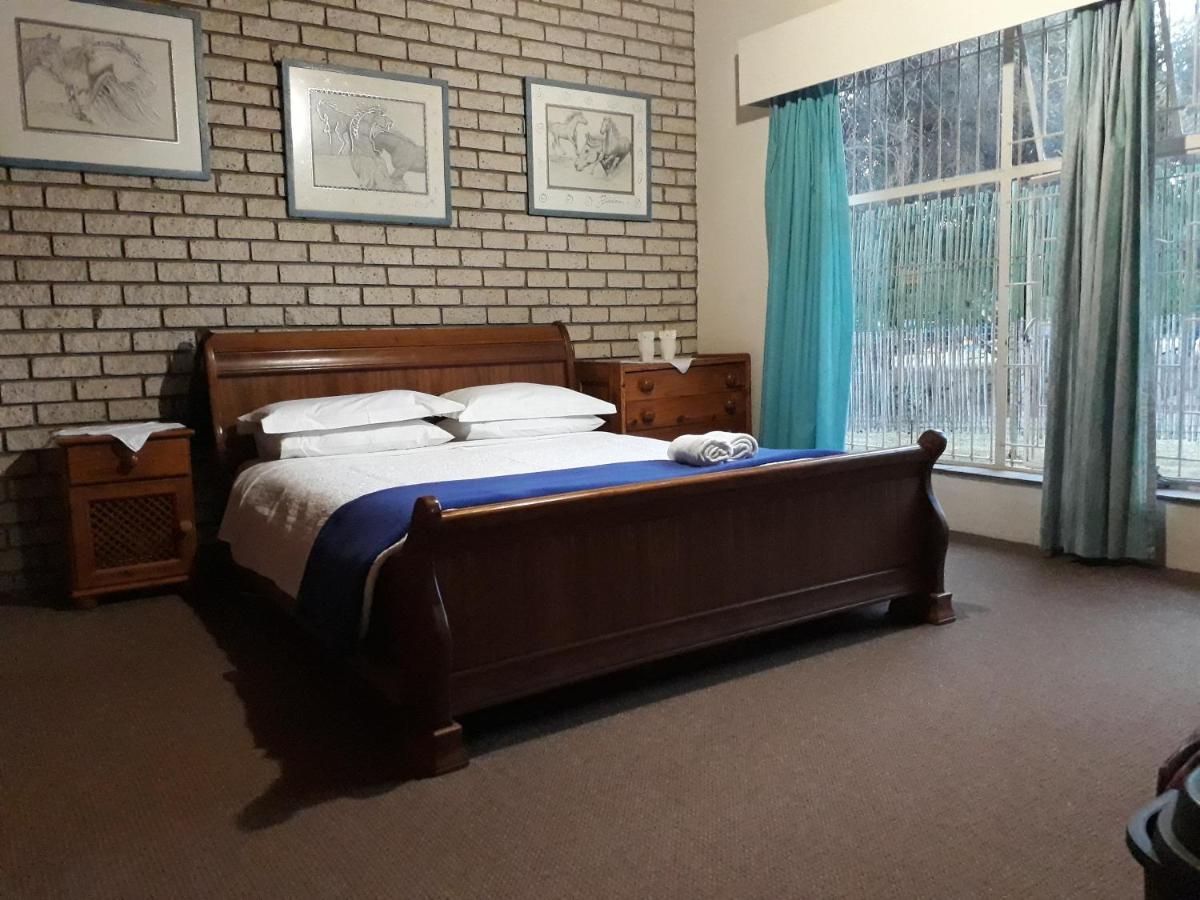 Die Plasie On-Suite Rooms Hartbeespoort Exteriör bild